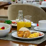 The 7 Hotel, Suites, &