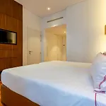 The 7 Hotel, Suites, & فندق