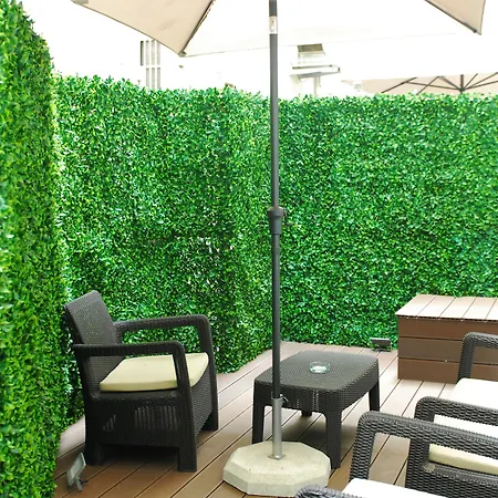 The 7 Hotel, Suites, & Szálloda