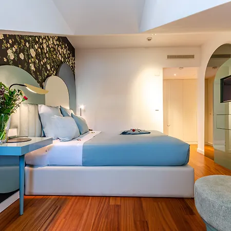 Hotell The 7 Hotel, Suites, &