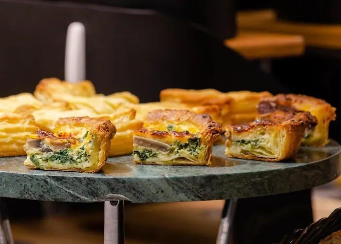 The 7 Hotel, Suites, & Hotel 3*