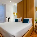 The 7 Hotel, Suites, & Ξενοδοχείο