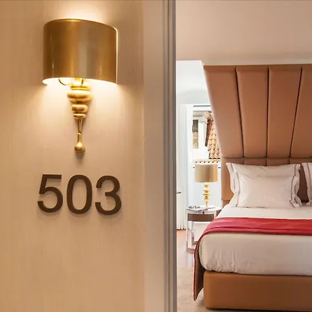 Отель The 7 Hotel, Suites, &