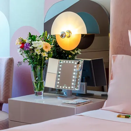 The 7 Hotel, Suites, & Hotel