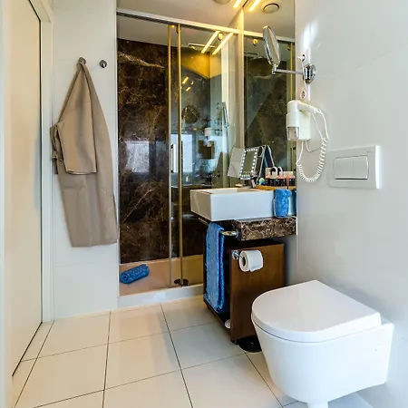 The 7 Hotel, Suites, & Lisbon