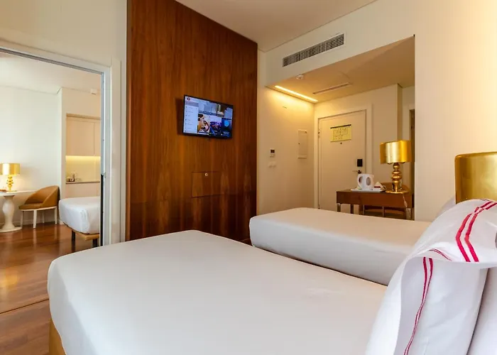 The 7 Hotel, Suites, & 3*