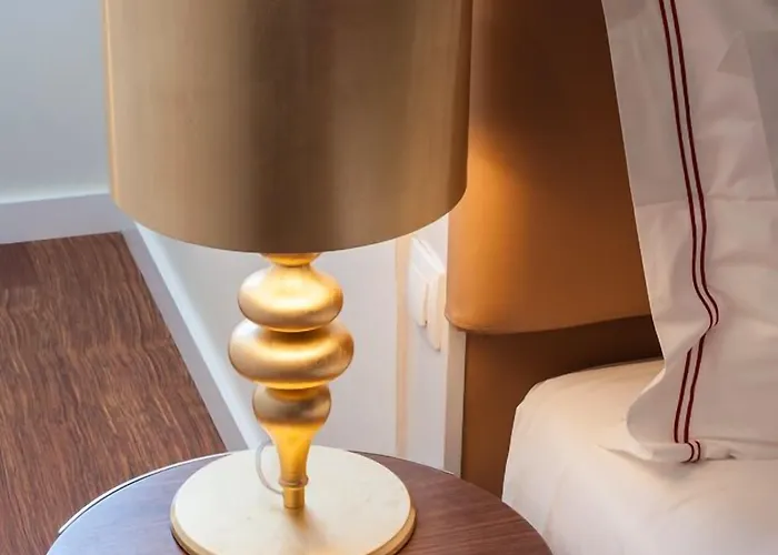 The 7 Hotel, Suites, & 3* Lisbon