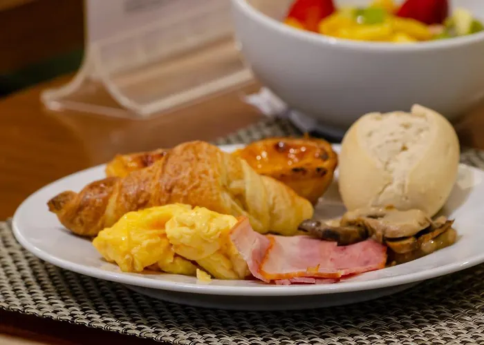 Hotel The 7 Hotel, Suites, & 3*