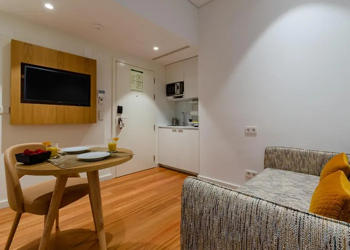 The 7 Hotel, Suites, & 3* Lisbon