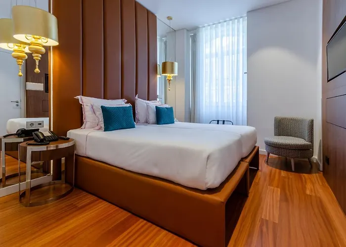 Hotell The 7 Hotel, Suites, & 3*