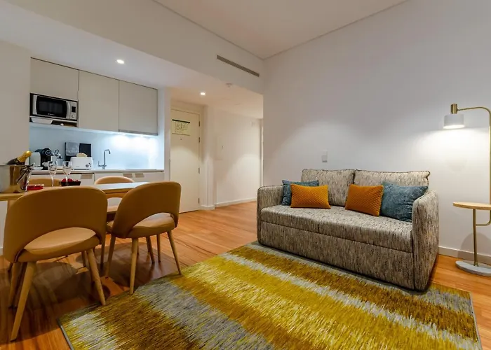 Hotell The 7 Hotel, Suites, & 3*