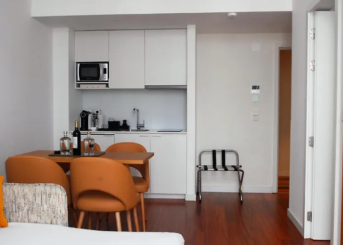 The 7 Hotel, Suites, &