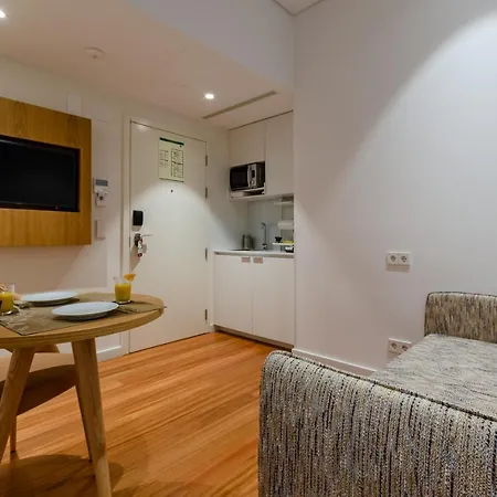 The 7 Hotel, Suites, & 3* Lisbona