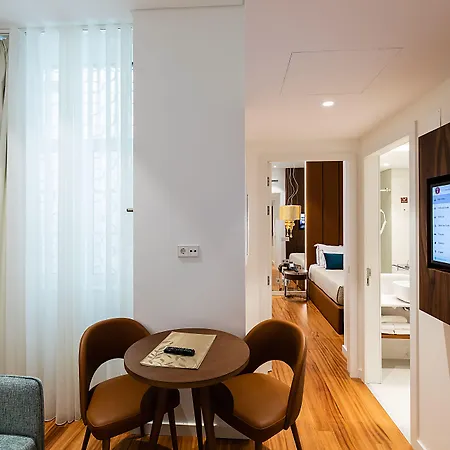 The 7 Hotel, Suites, &